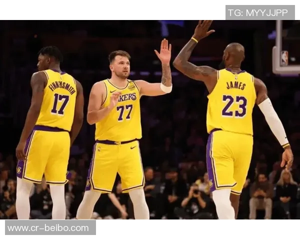 雷迪克关注东契奇与八村塁伤情文森特周五将重新评估恢复情况 雷迪克关注东契奇与八村塁伤情文森特周五将重新评估恢复情况