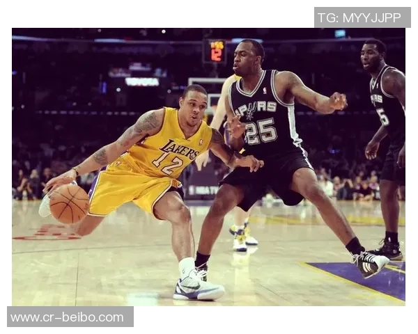 布朗谈场外事业与篮球生涯的平衡普通人也有多重身份与追求 布朗谈场外事业与篮球生涯的平衡普通人也有多重身份与追求